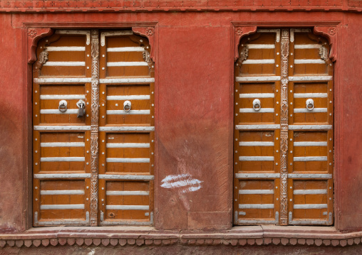 Beautiful wooden doors of a haveli in the old city, Rajasthan, Bikaner, India