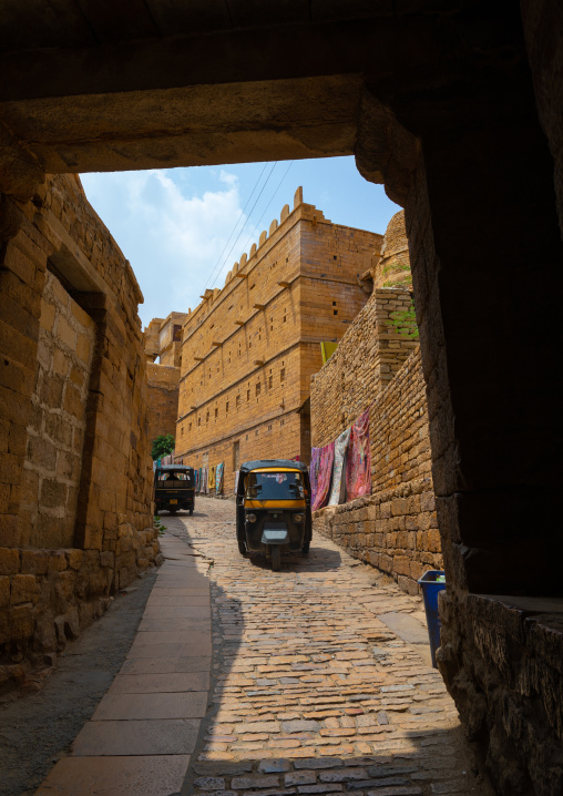 Rickshaws in the streets of the old city, Rajasthan, Jaisalmer, India