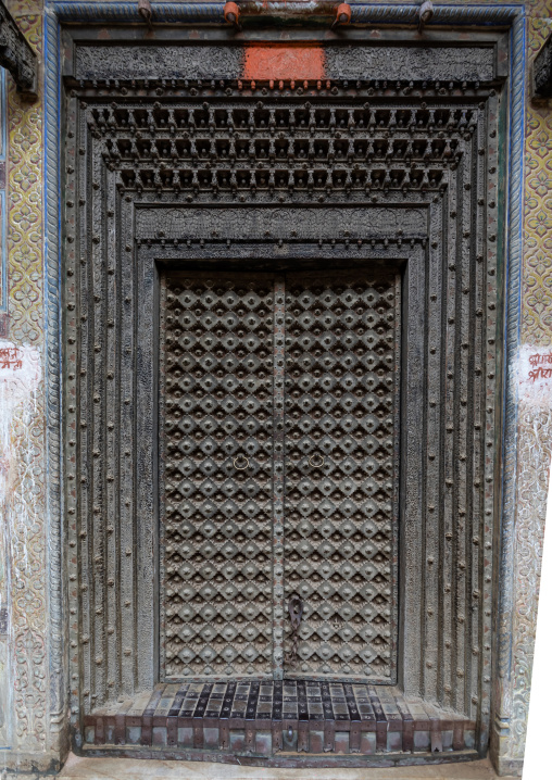 Old wooden door of an haveli, Rajasthan, Nawalgarh, India