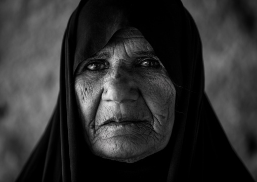 portrait of a an old woman begging from house to house, Hormozgan, Kushkenar, Iran
