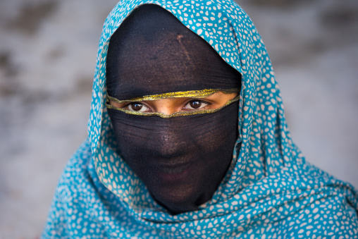 bandari woman with face covered at the panjshambe bazar thursday market, Hormozgan, Minab, Iran