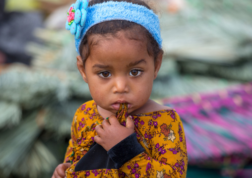 little girl in panjshambe bazar thursday market, Hormozgan, Minab, Iran