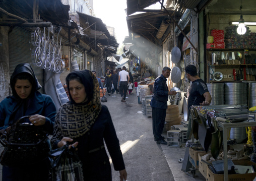 People In The Bazaar, Kermanshah, Iran