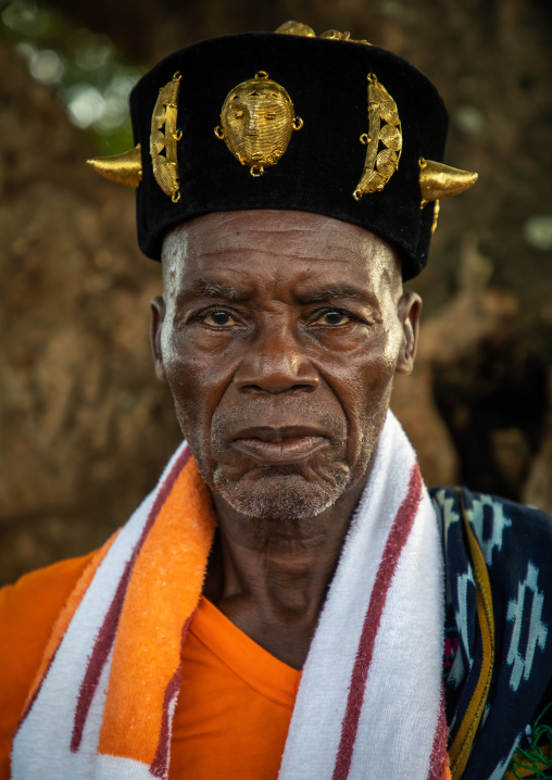 Portrait of a tribal chief from Baule tribe, Région des Lacs, Bomizanbo, Ivory Coast
