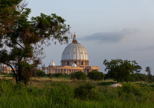 Our lady of peace basilica christian cathedral built by Félix Houphouët-Boigny, Région des Lacs, Yamoussoukro, Ivory Coast