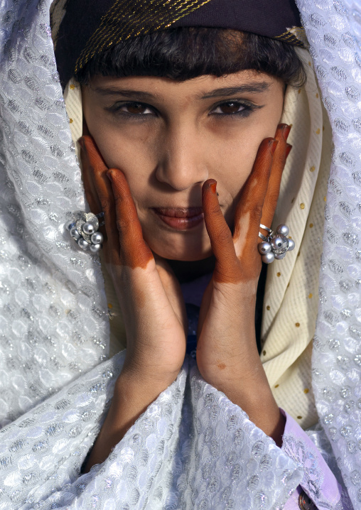 Tuareg girl in traditional clothing with henna on the hands, Tripolitania, Ghadames, Libya