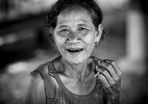 Bru minority old woman, Phonsaad, Laos