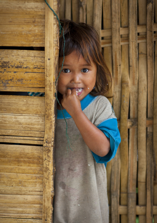 Shy khmu minority girl, Xieng khouang, Laos
