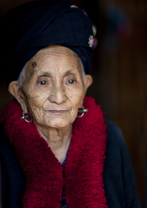 Yao minority old woman, Ban xay leck, Laos