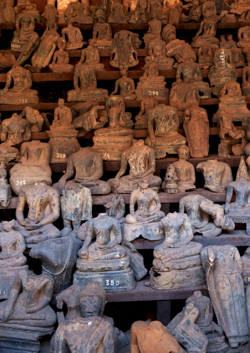 Headless statues in vat sisaket, Vientiane, Laos
