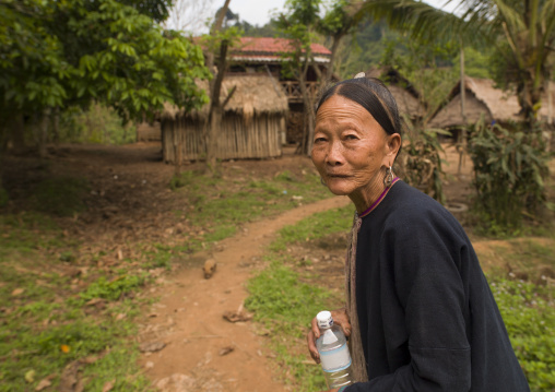 Lantaen minority old woman, Nam deng, Laos