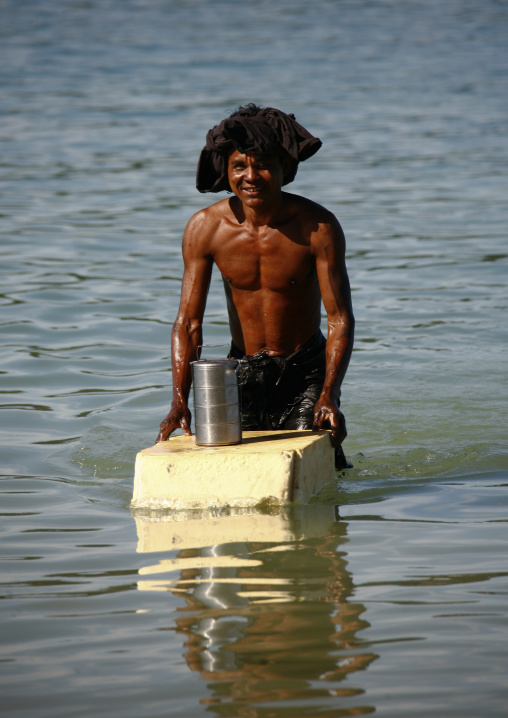Ngapali Fisherman , Myanmar