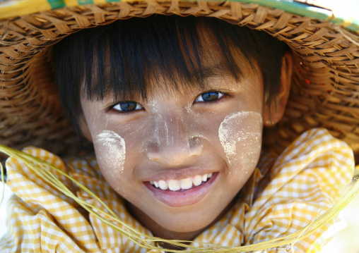 Ngapali Kid, Myanmar