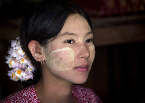 Beautiful Burmese Woman, Ngapali, Myanmar