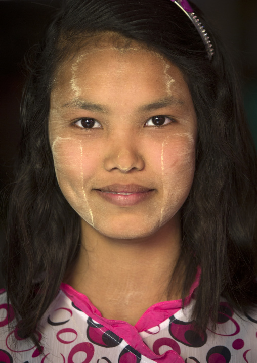 Beautiful Burmese Young Woman, Ngapali, Myanmar