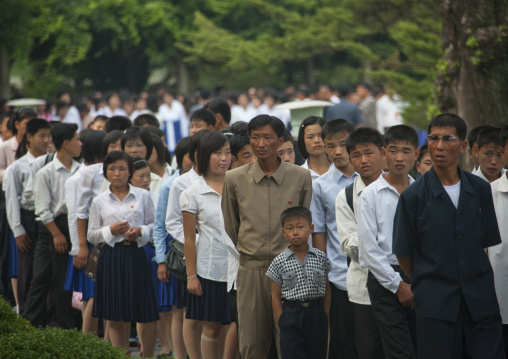 North Korean people queueing at Kim il Sung Mangyongdae native house, Pyongan Province, Pyongyang, North Korea