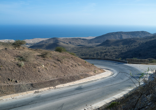 Mountain road leading to mirbat, Dhofar Governorate, Wadi Hinna, Oman