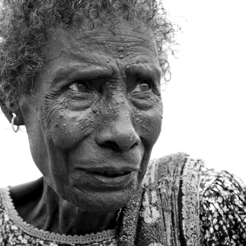 Portrait of a senior woman looking away, Autonomous Region of Bougainville, Bougainville, Papua New Guinea
