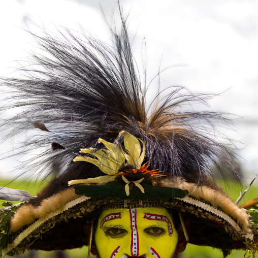 Portrait of a Huli tribe wigmen in traditional clothing during a sing-sing, Western Highlands Province, Mount Hagen, Papua New Guinea