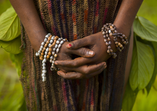 Hands of a chimbu tribe girl during a sing sing, Western Highlands Province, Mount Hagen, Papua New Guinea
