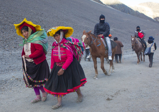 Peruvian People Climbing To The Qoyllur Riti Festival, Ocongate Cuzco, Peru
