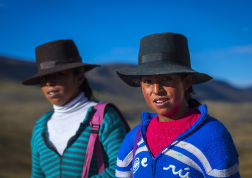 Girls With Hats, Cuzco, Peru