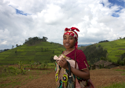 Rwandan woman in the countryside, Nyungwe Forest National Park, Gisakura, Rwanda