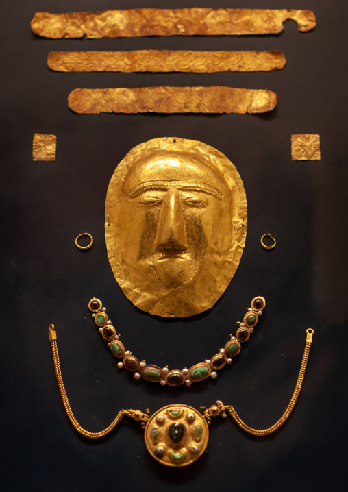 Gold funerary mask thaj tell al-zayer in the national museum, Riyadh Province, Riyadh, Saudi Arabia