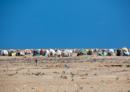 Refugees somali huts in the desert, Awdal region, Lughaya, Somaliland