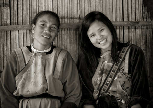 Lisu tribe women smiling, Ban nam rin village, Thailand