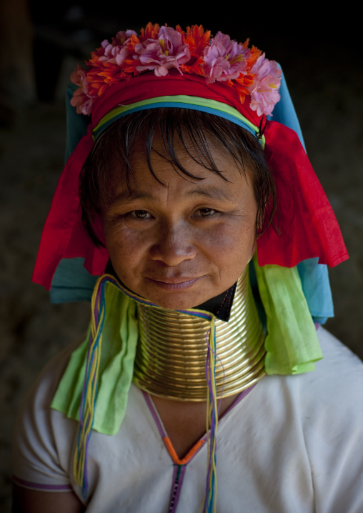 Long neck woman in ban mai nai soi, Thailand