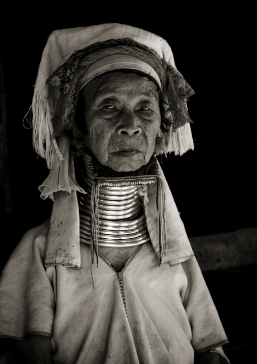 Long neck old woman, Nam peang din village, North thailand