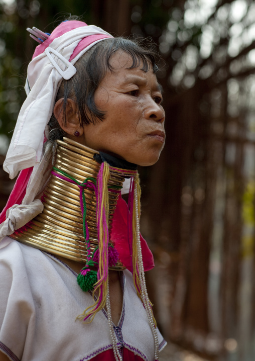 Long neck woman, Nam peang din village, North thailand