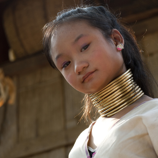 Ong neck girl, Nam peang din village, North thailand