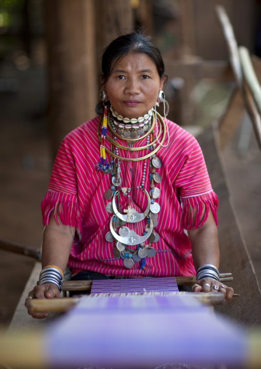 Kor yor tribe woman, Nam peang din village, North thailand