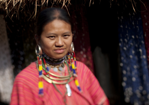 Kor yor tribe woman, Nam peang din village, North thailand