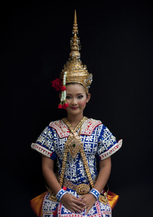Thai dancer at phra brahma erawan, Bangkok, Thailand