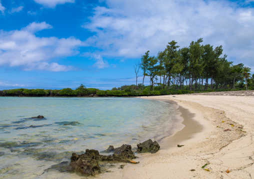 Turquoise water and white sand on Eton beach, Shefa Province, Efate island, Vanuatu