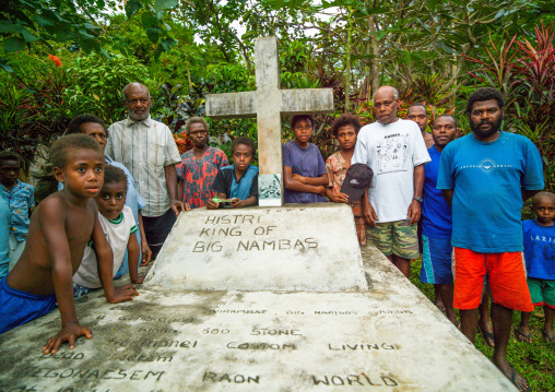 People standing around the grave of the king of the Big Nambas tribe, Malampa Province, Malekula Island, Vanuatu